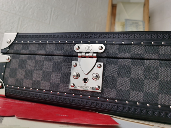 ルイヴィトンバッグ角部分ディテール